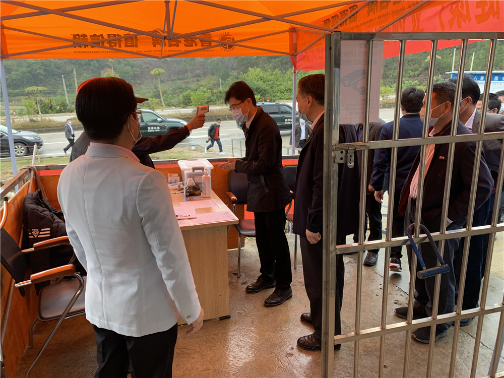 云浮市委副書記、市長王勝到衍生健康醫(yī)藥產(chǎn)業(yè)園檢查指導(dǎo)疫情防控工作