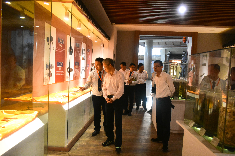 中國環境報總編輯一行蒞臨衍生健康醫藥產業園考察交流